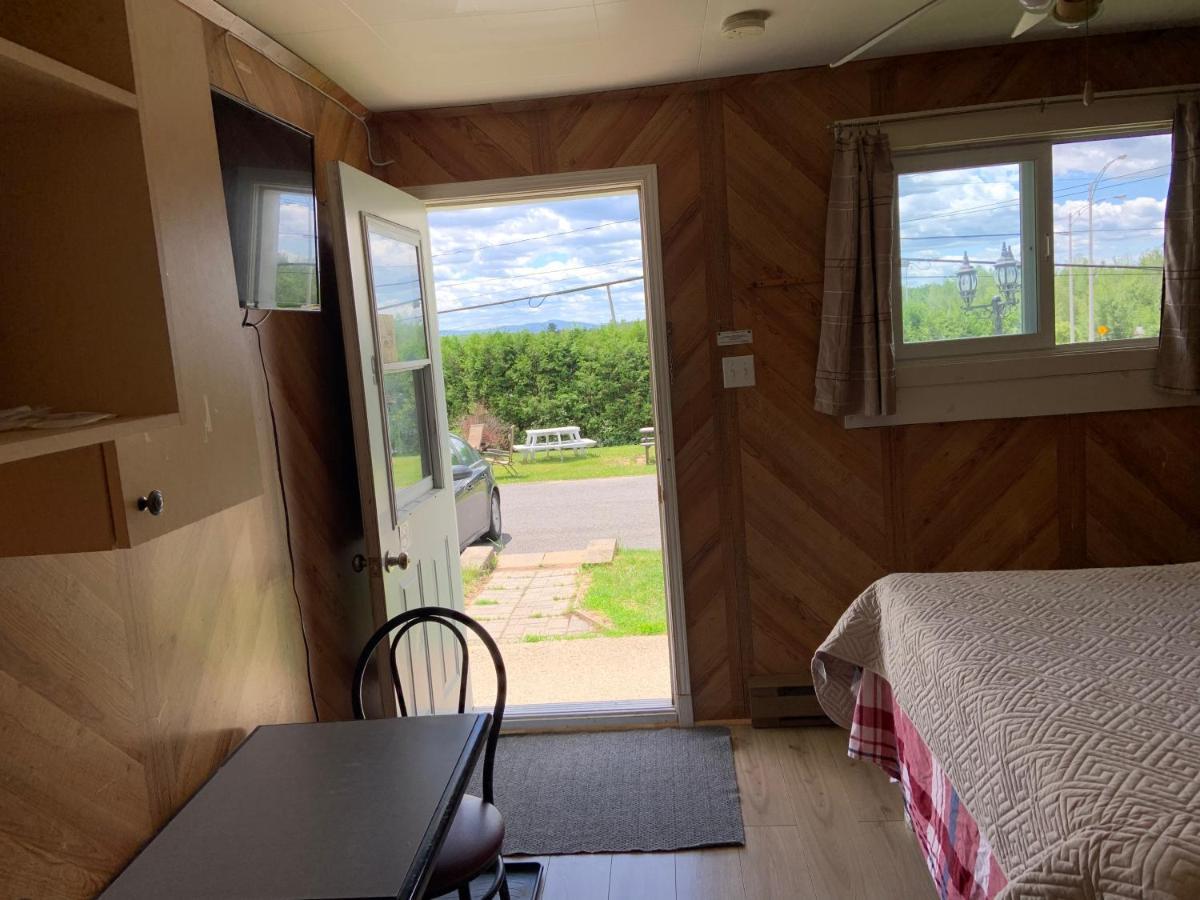 Motel & Chalets --Shefford-Waterloo- Habitation Forest المظهر الخارجي الصورة